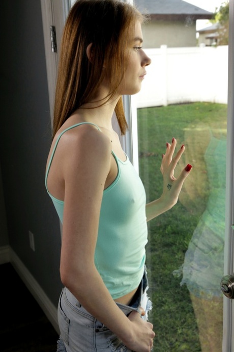 Teen sweetie Hannah Hays plays with her beaver & gets rammed by a curved rod
