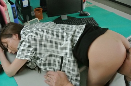 Hot Japanese secretary Akari Asagiri gets her pussy dicked & creampied