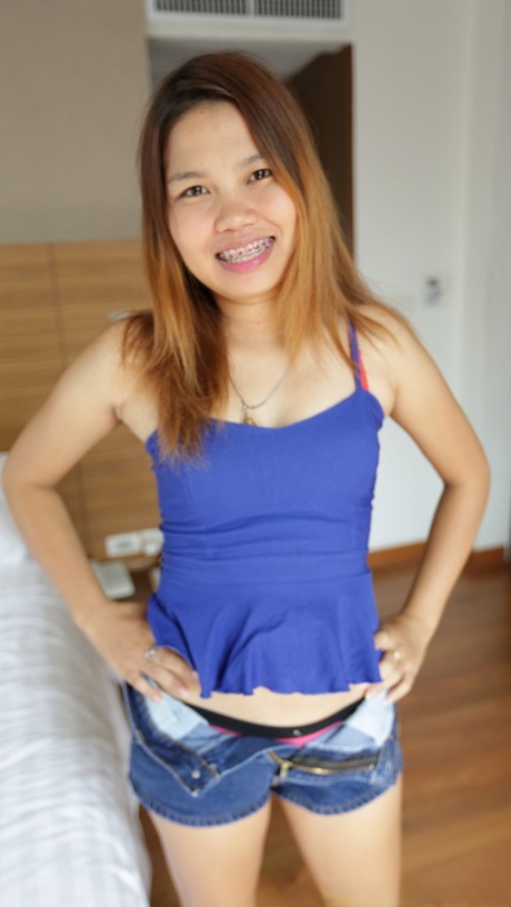 Asian girl Aw shows her creampied pussy up close after having POV sex