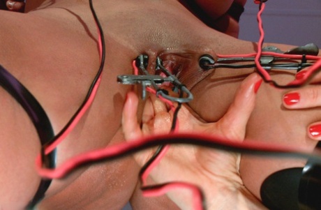 Femdom Lorelei Lee has an electrical play session with Beretta James