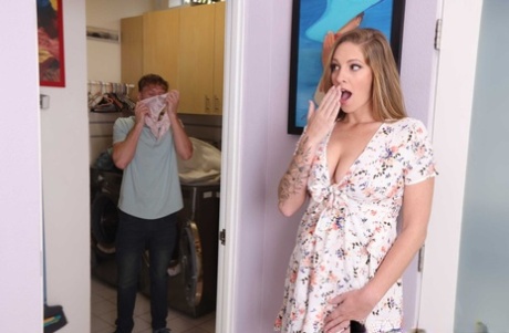 Naughty America featuring Annie King, Rion King Hot Pictures