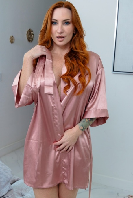 Cheating Mommy performed by Sophia Locke, Victor Ray Porn Images
