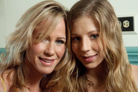 Sexy mom Simone Sonay & stepdaughter Chastity Lynn pose in hot outfits outside